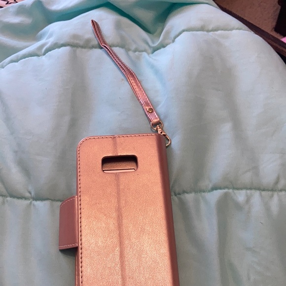 Phone case - Picture 1 of 3